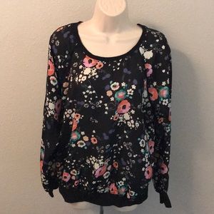 Lightweight floral top